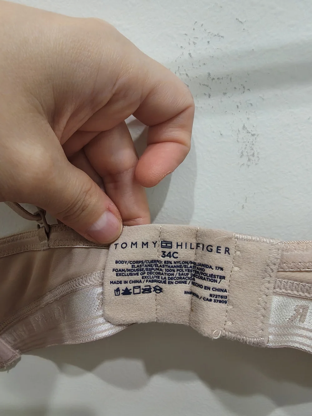 Tommy Hilfiger Beige Convertible Strapless Push Up Bra Size 34C